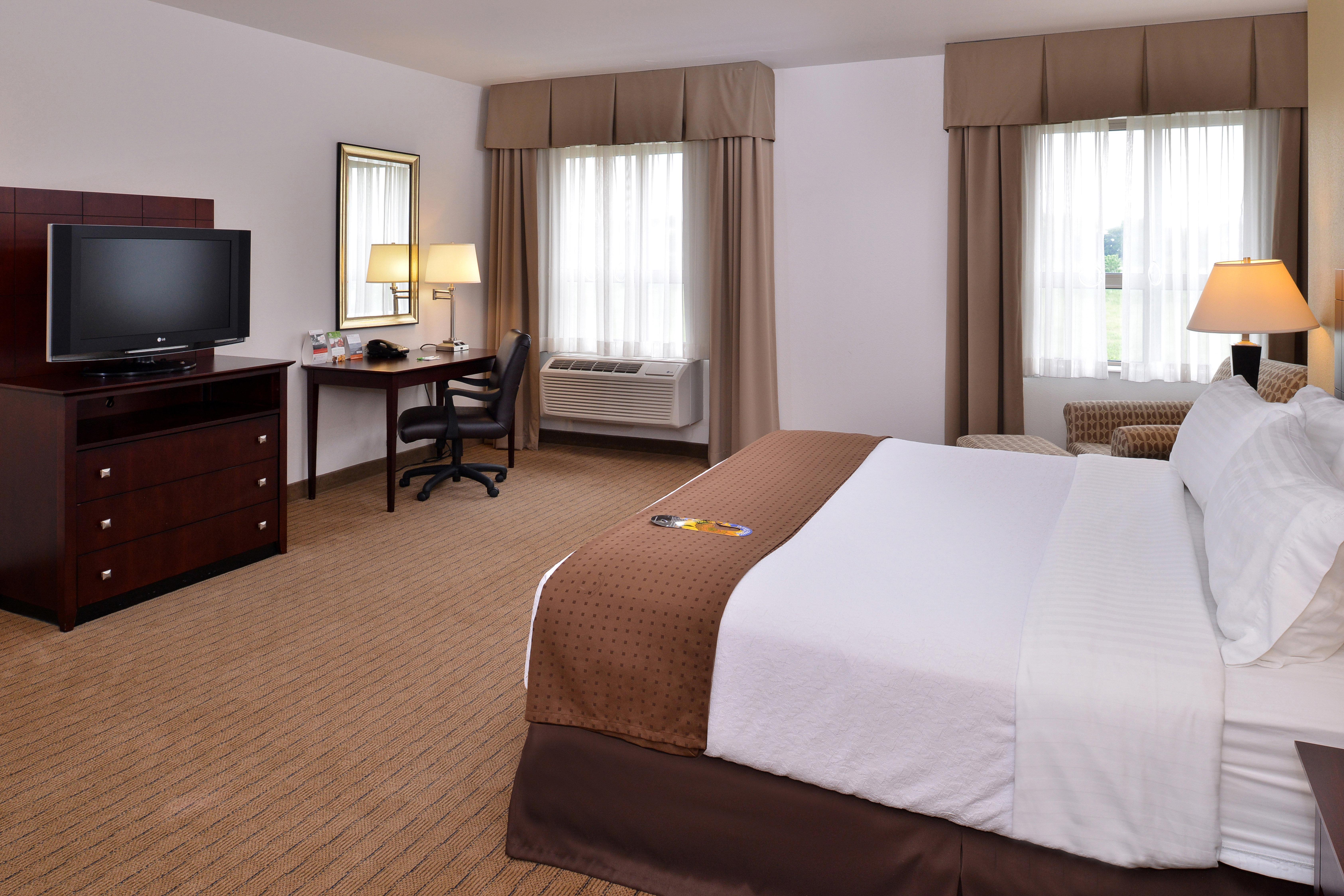 Holiday Inn Madison At The American Center By Ihg Экстерьер фото
