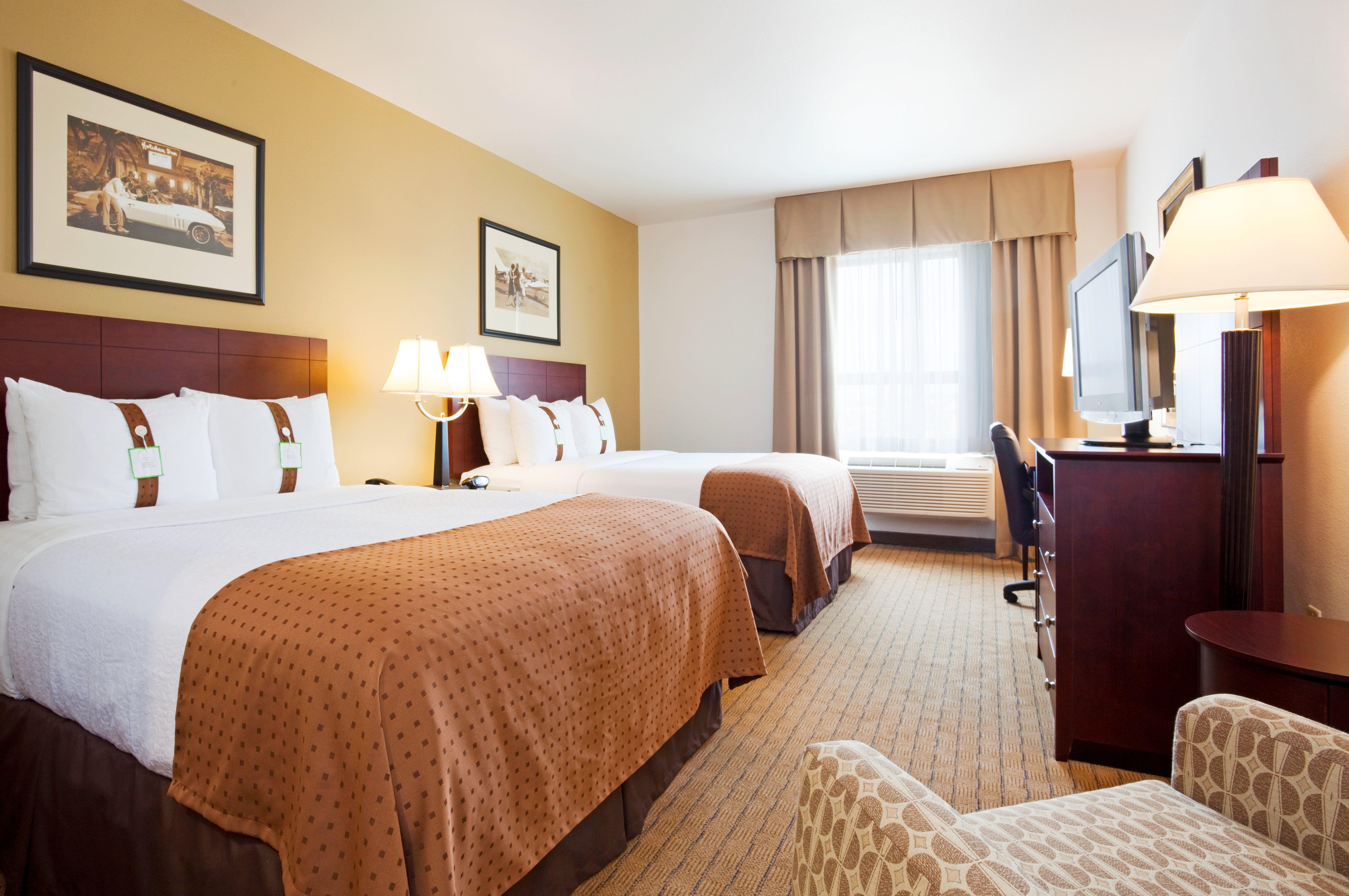 Holiday Inn Madison At The American Center By Ihg Экстерьер фото