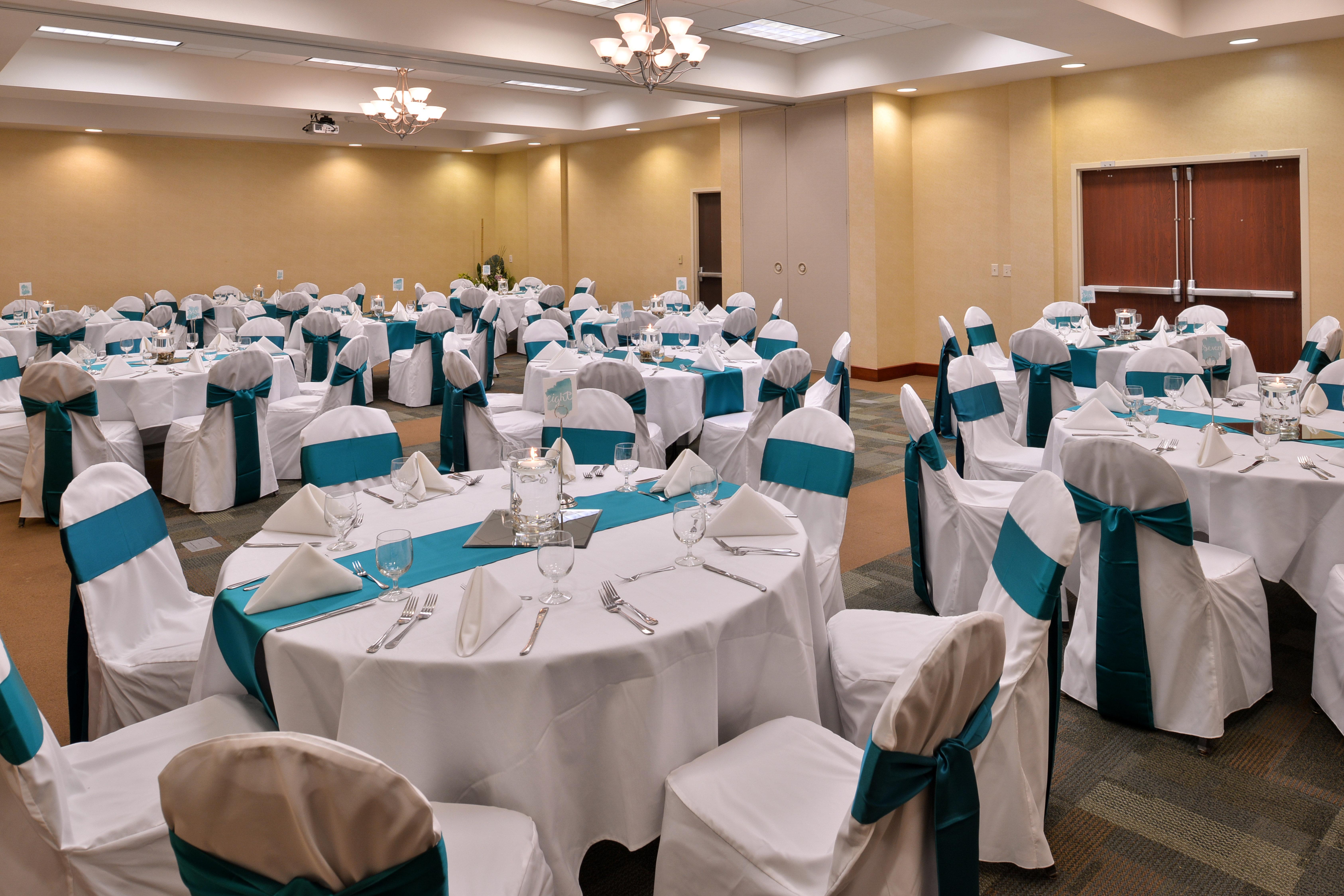 Holiday Inn Madison At The American Center By Ihg Экстерьер фото