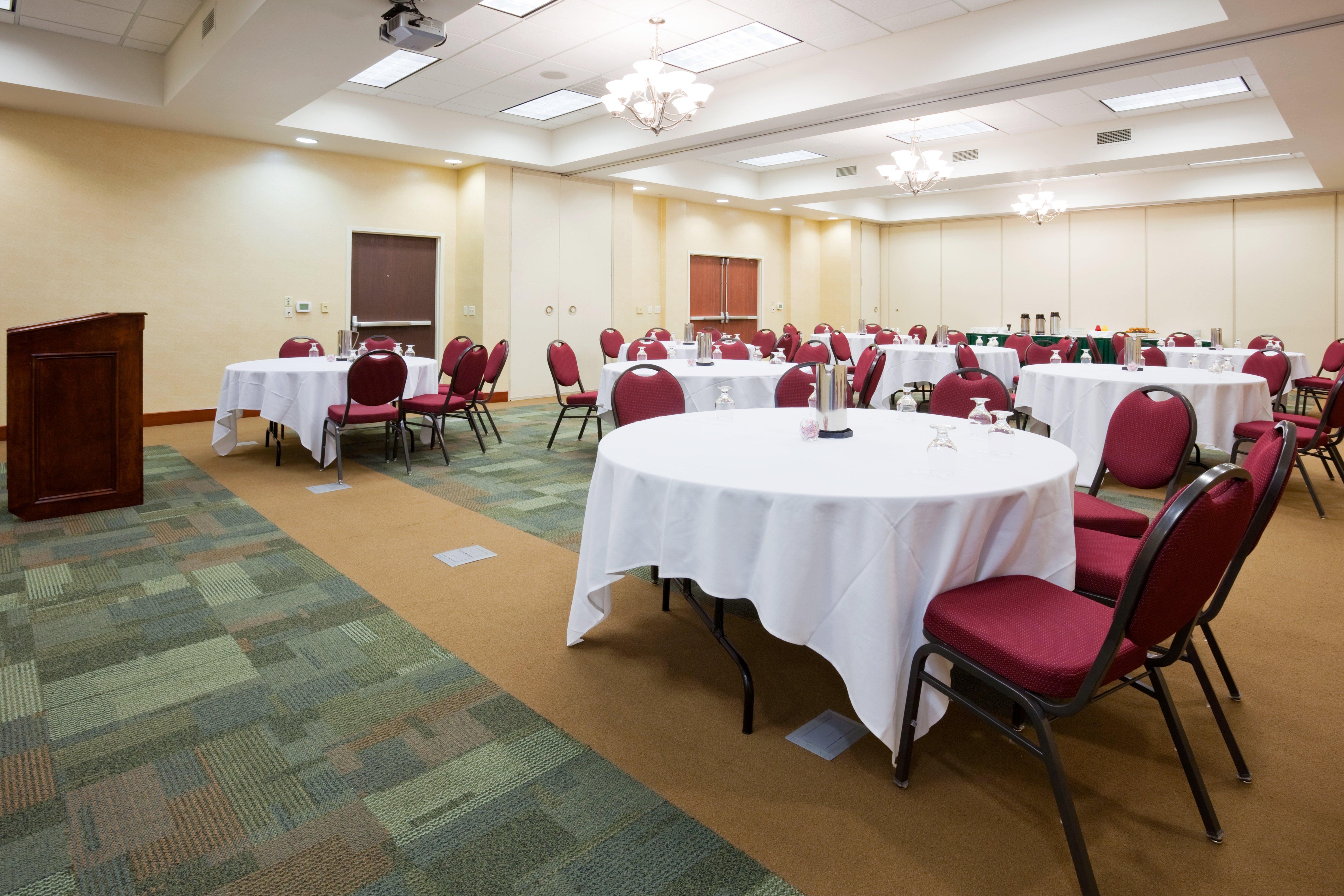Holiday Inn Madison At The American Center By Ihg Экстерьер фото
