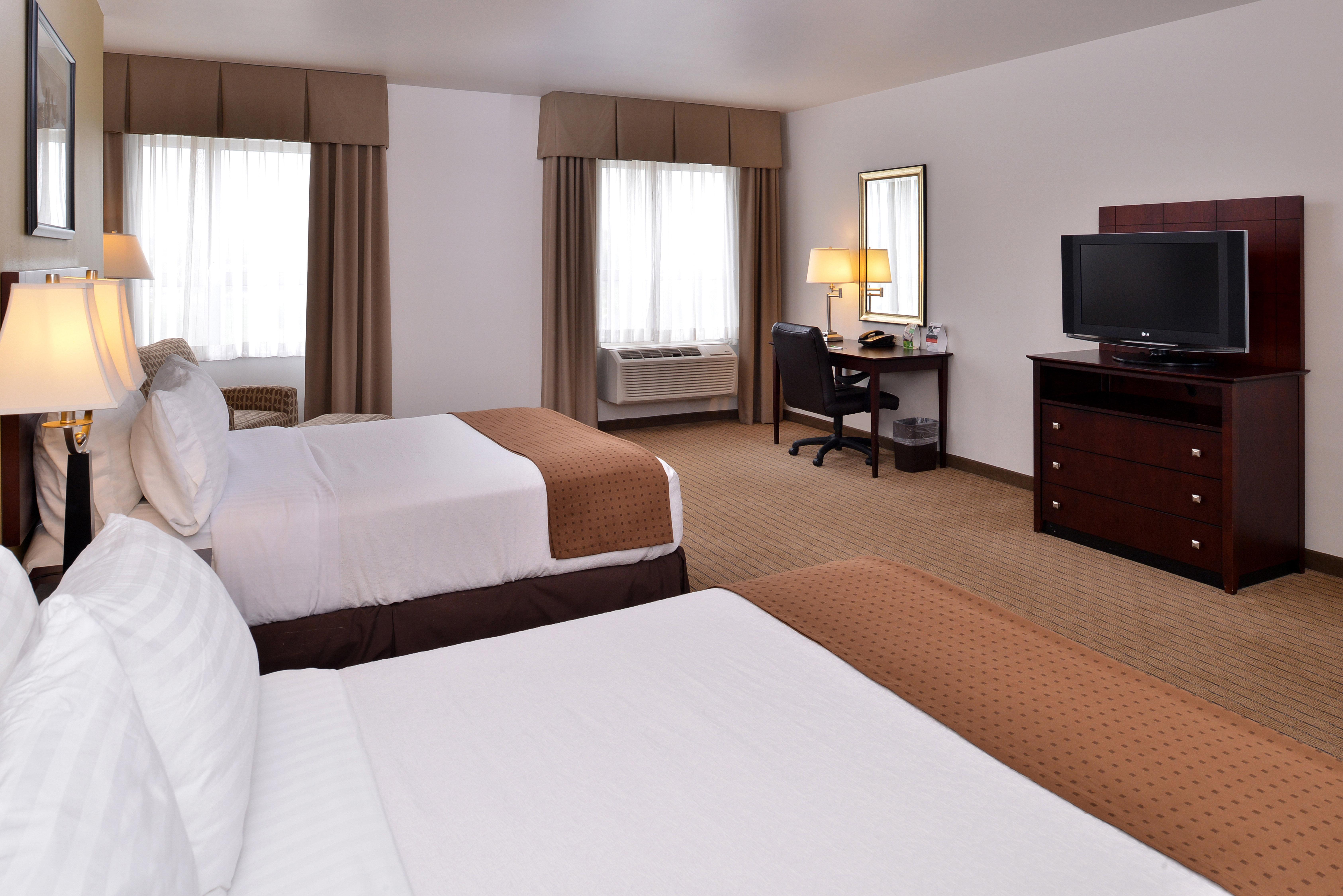 Holiday Inn Madison At The American Center By Ihg Экстерьер фото