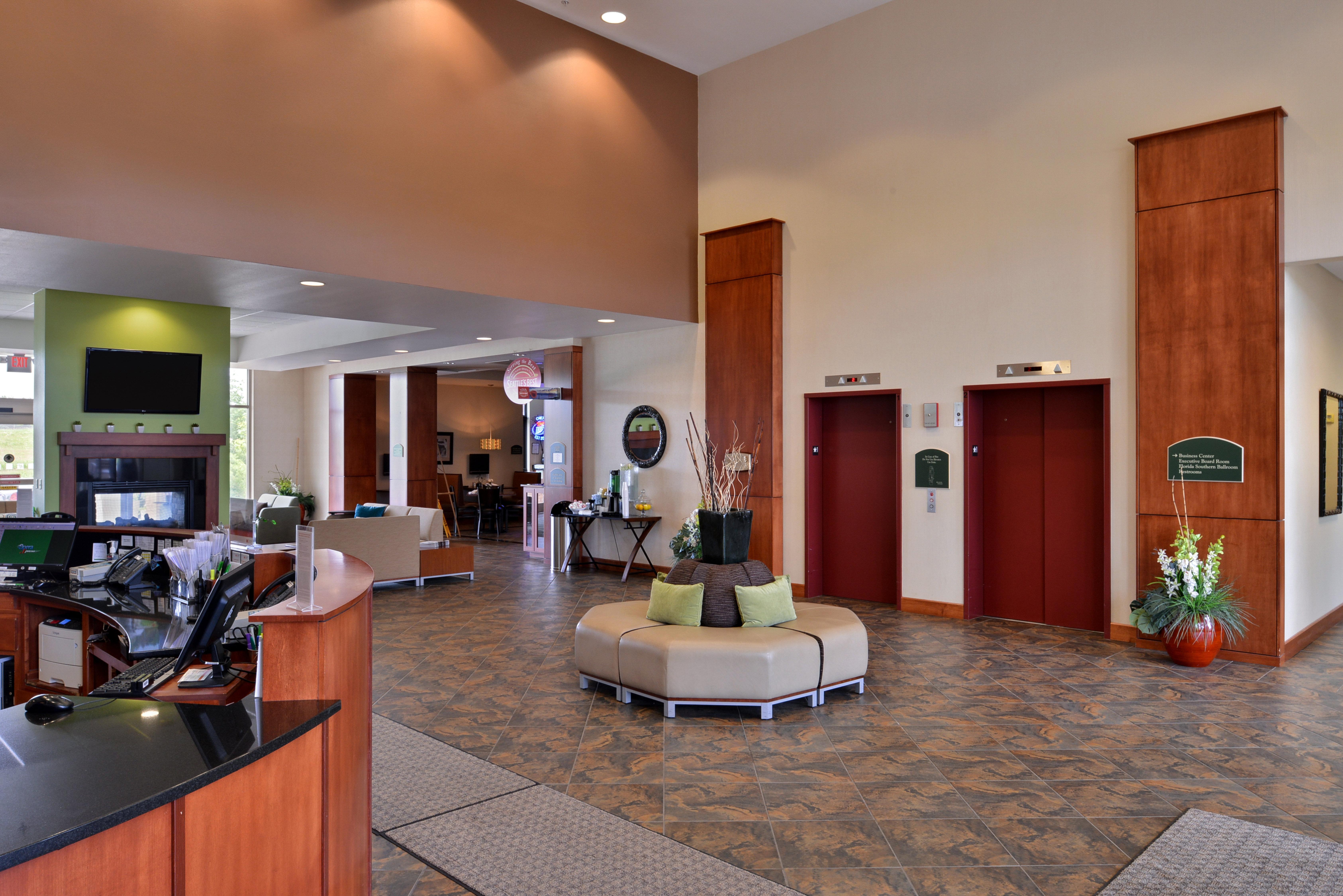 Holiday Inn Madison At The American Center By Ihg Экстерьер фото