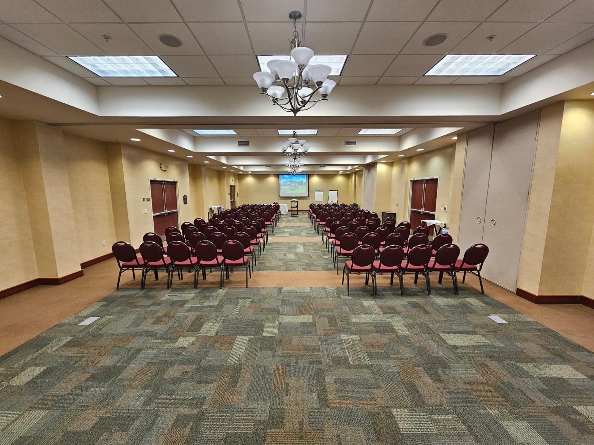 Holiday Inn Madison At The American Center By Ihg Экстерьер фото